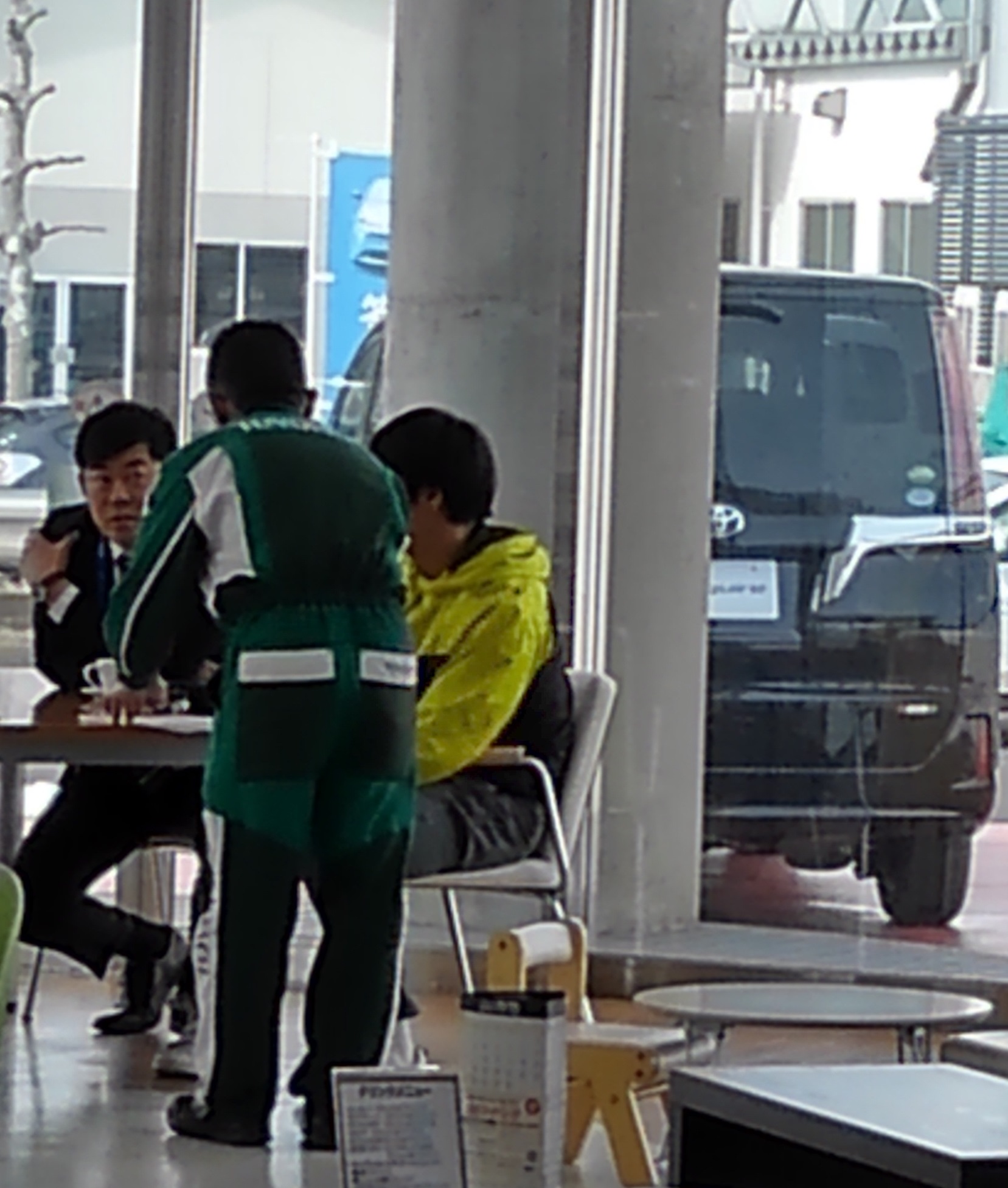 八戸城下店尾﨑スタッフ